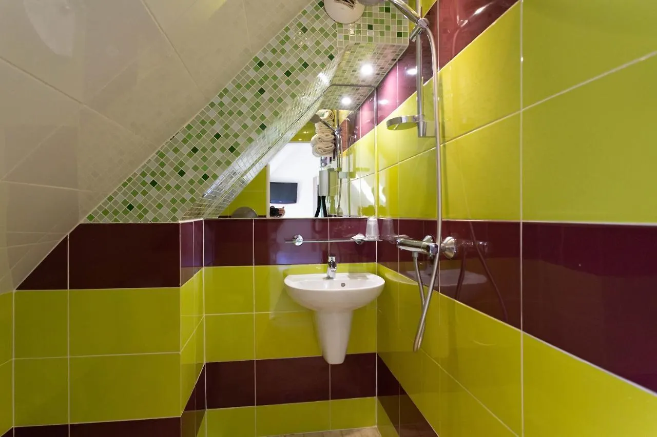 Mimosa Hotel *