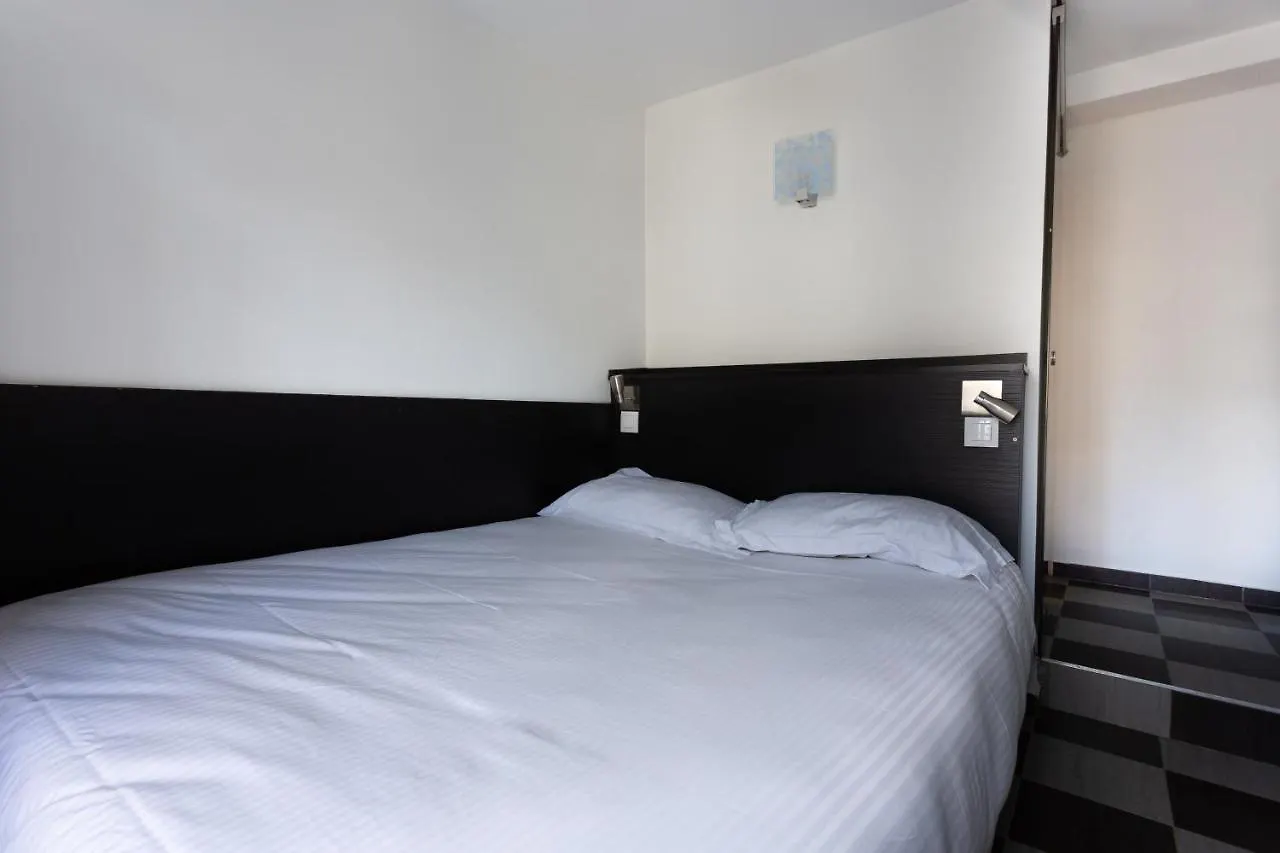 Mimosa Hotel *