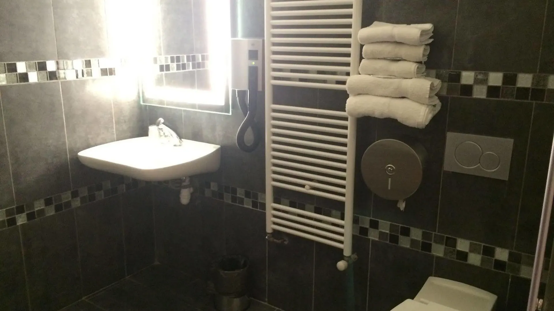 Mimosa Hotell *